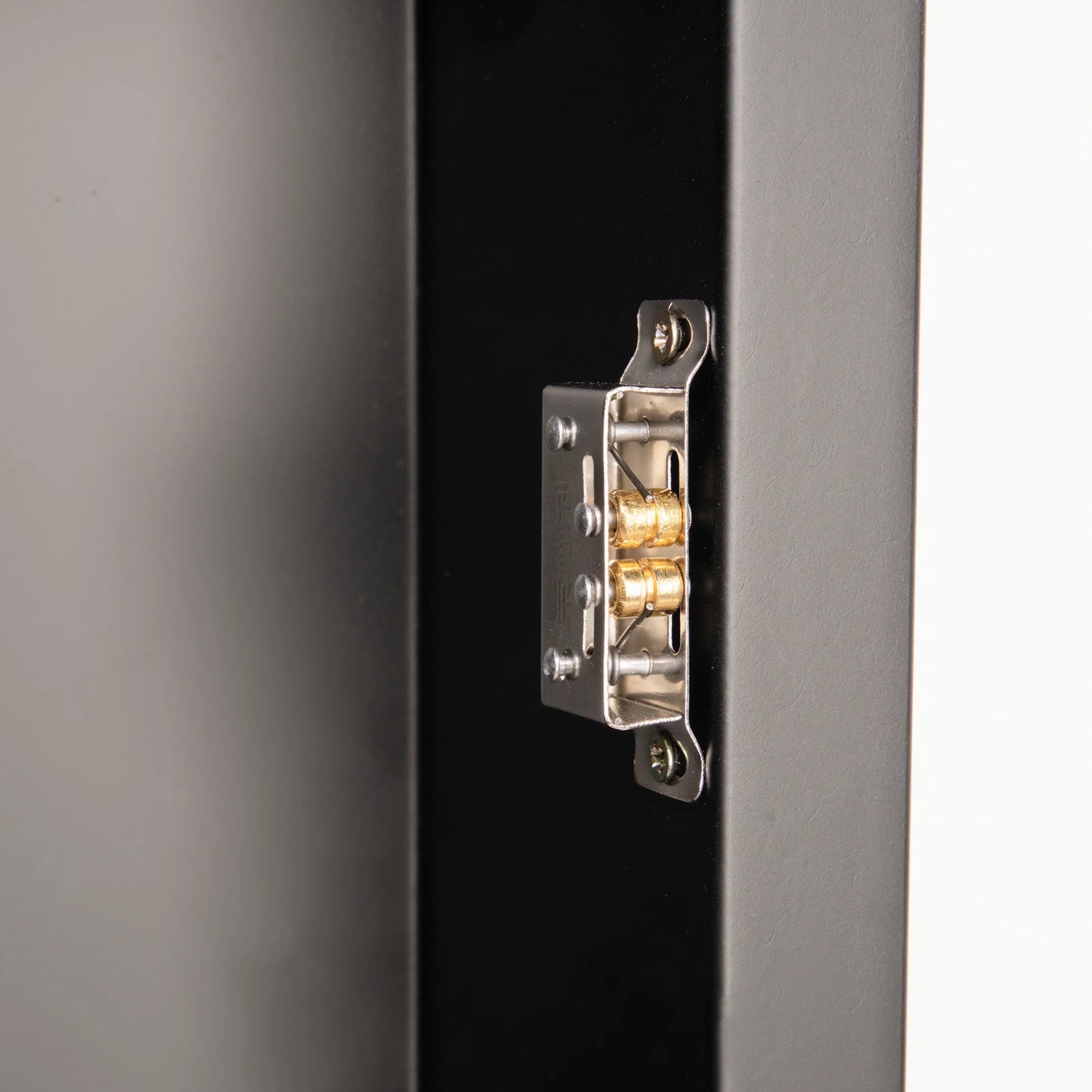 Merrick Lane 24" x 30" Reversible Bathroom Wall Medicine Cabinet with Rounded Rectangular Beveled Mirror and Black Metal Frame and Shelves