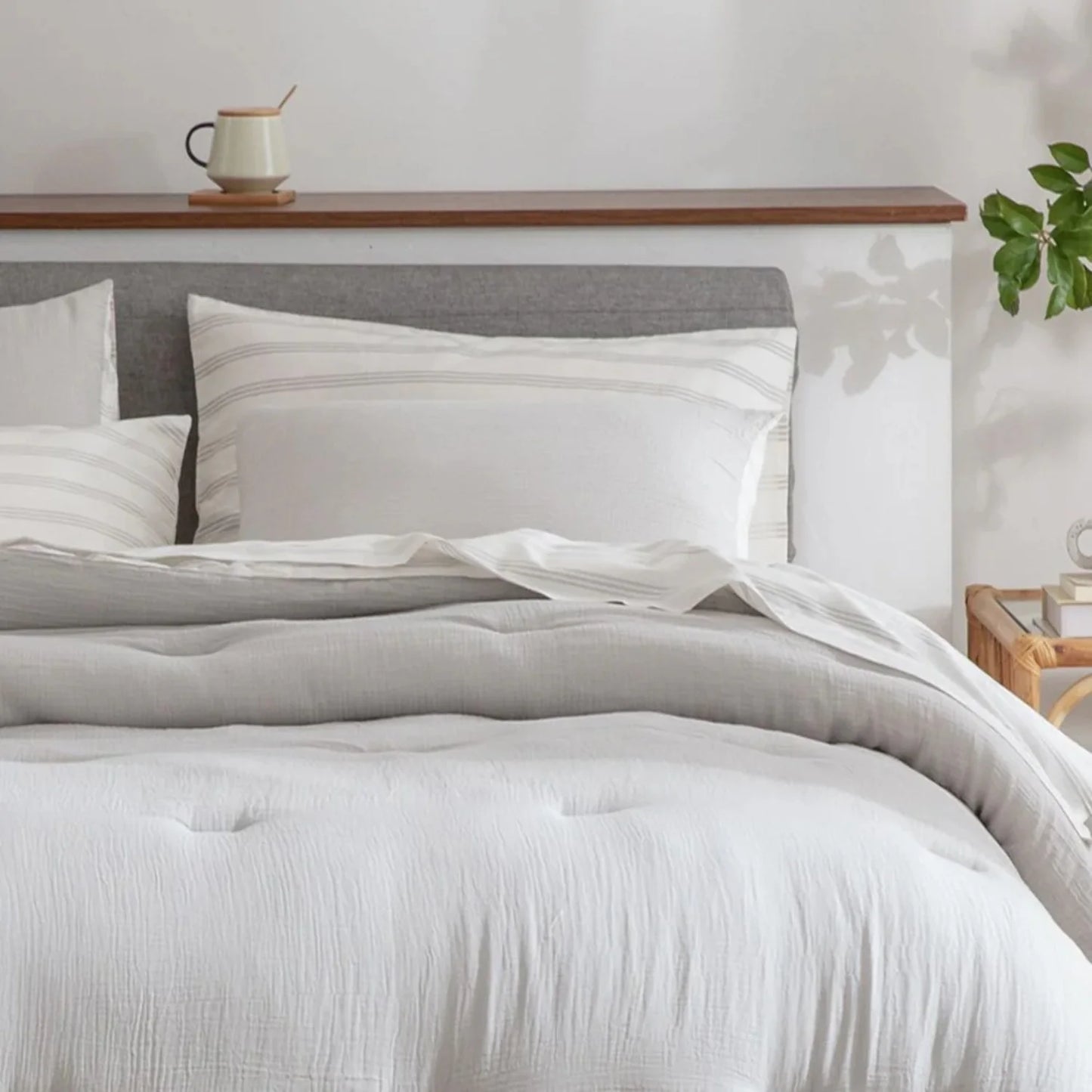 Wonderful Bedding Dreamy Gauze Cotton 7-Piece Comforter Set Back Striped