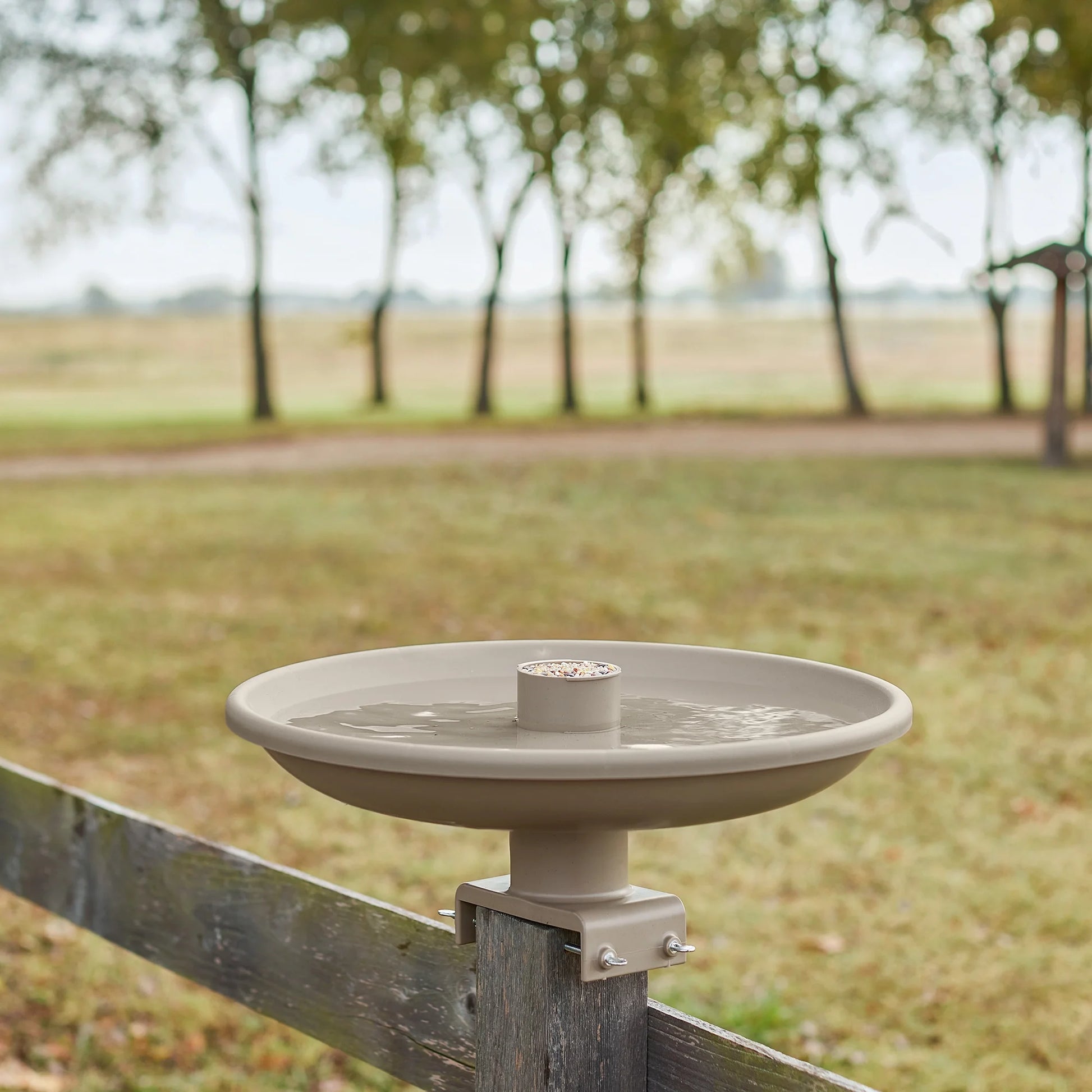 Farm Innovators 150 Watt Plastic Heated Birdbath w/Deck Mount, Tan