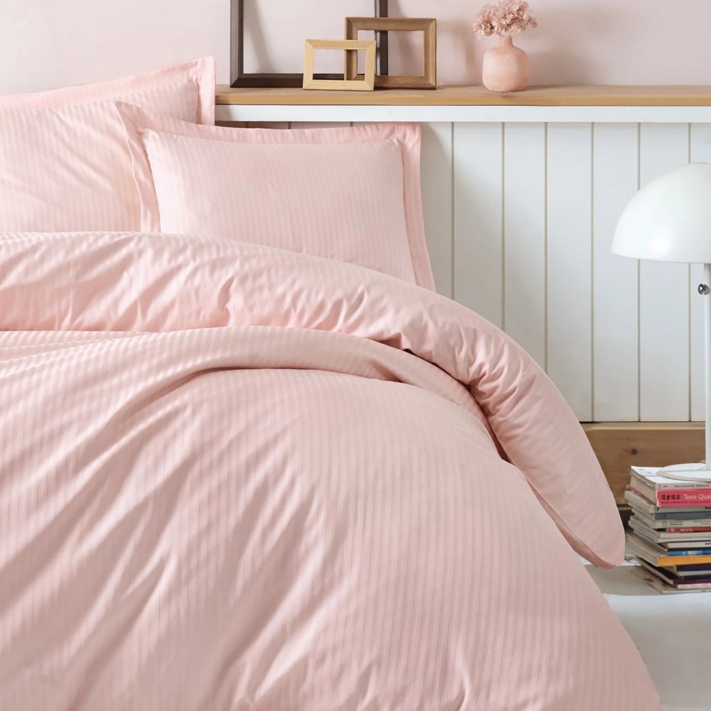 Powder Pink Satin Duvet Cover Set, 100% High Quality Turkish Cotton Queen Size Set, 1 Duvet Cover, 1 Fitted Sheet and 2 Pillowcases, Hypoallergenic, Breathable, Satin Bedding Set, Machine Washable