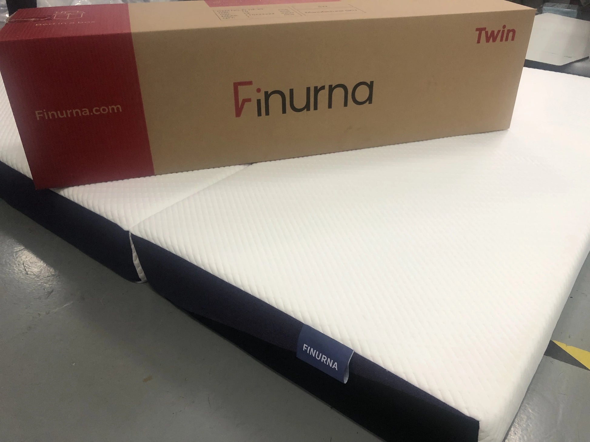 Finurna 8Inch Trifold Memory Foam Mattress in a box
