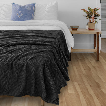 PAVILIA Soft Fleece Solid Black Throw Blanket for Couch, Lightweight Plush Warm Blankets for Bed, Fuzzy Cozy Flannel Blanket Throw for Sofa, Travel, Jacquard Pattern, Black, 50x60 inch