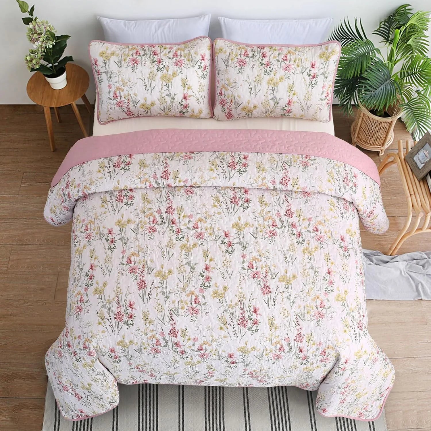 King Size Quilt Set, Pink Floral Pattern Quilt Bedding Set King, 3 Pieces Botanical Quilt Soft Microfiber Bed Coverlet for All Season(104" x 90")