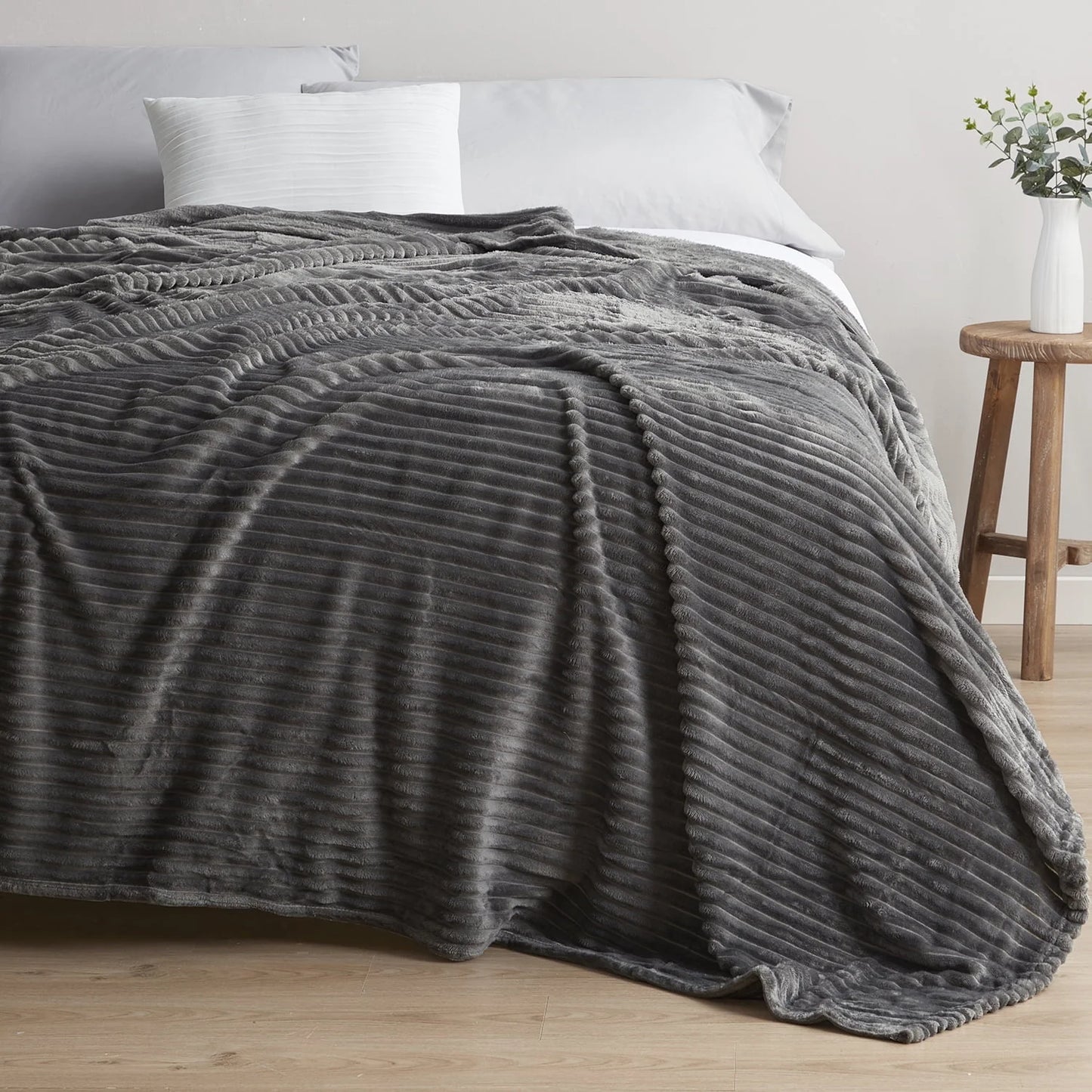 Nestl Cut Plush Fleece Bed Blanket - Super Soft Lightweight Fuzzy Luxury Throw Blanket for Sofa Couch Bed, Queen (90" x 90") Gray