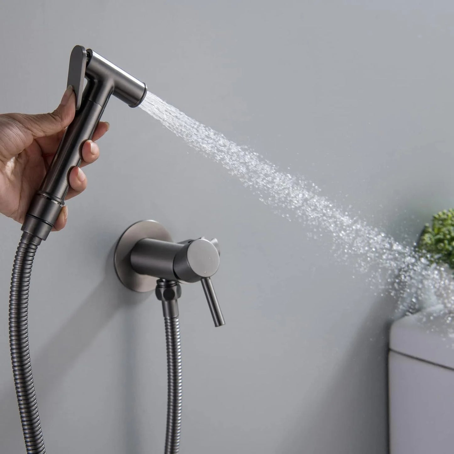 Handheld Bidet Sprayer for Toilet Wall Mounted Cloth Diaper Sprayer Kit Brass Bidet Sprayer Set Single Handle Toilet Bidet Sprayer Kit with 150cm Shower Hose,Brushed Gold