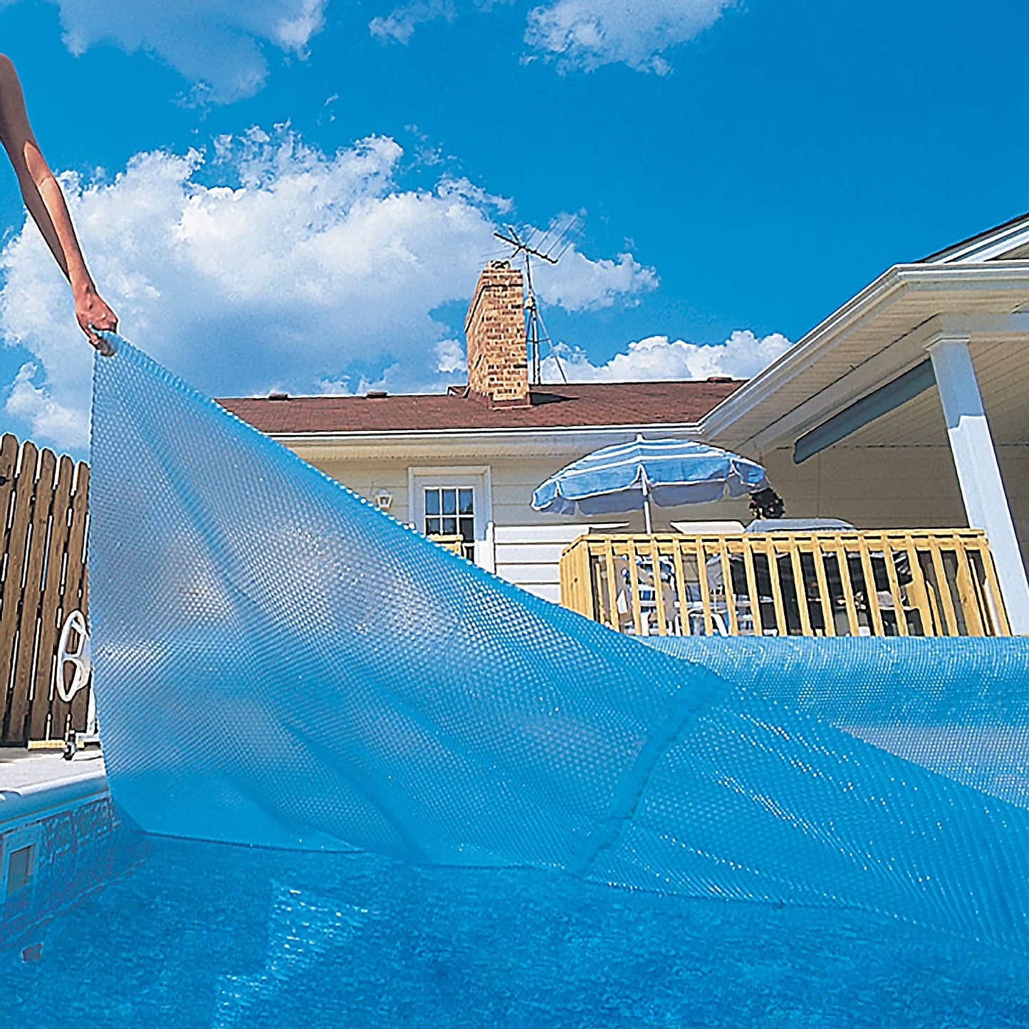 Blue Wave 12-mil Solar Blanket for Rectangular 12-ft x 20-ft In-Ground Pools