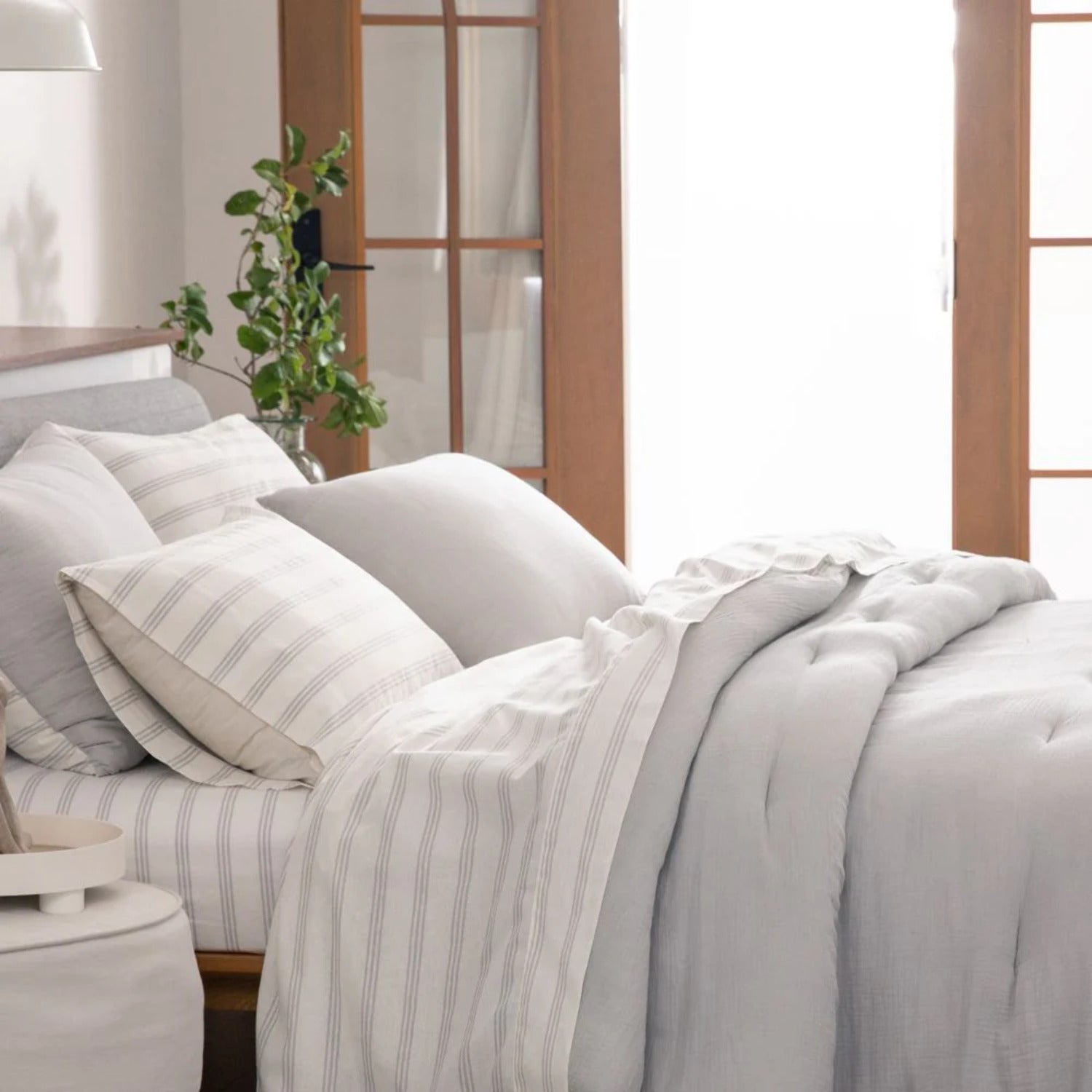 Wonderful Bedding Dreamy Gauze Cotton 7-Piece Comforter Set Back Striped