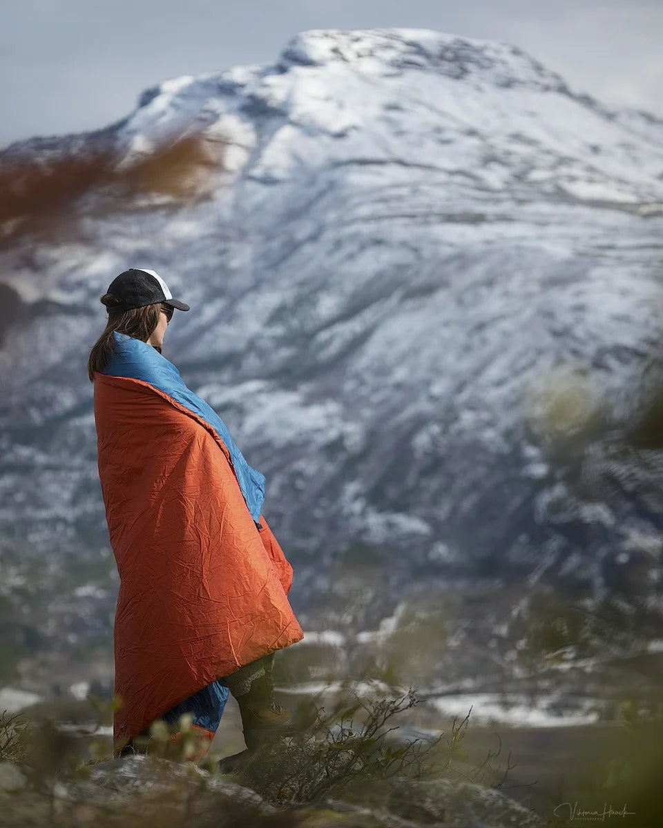 Klymit Versa Insulated Camping Blanket, Wide Travel Throw for Hiking, Backpacking & Outdoors