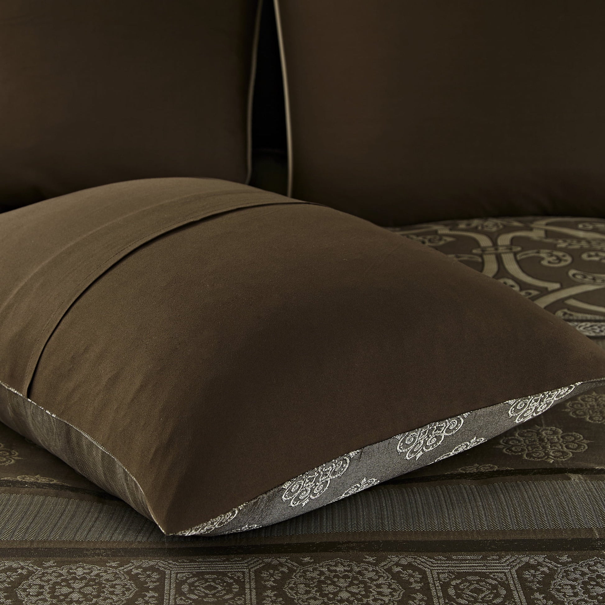 Home Essence Dennie 16 Piece Jacquard Complete Bedding Set With 2 Sheet Sets, King, Brown