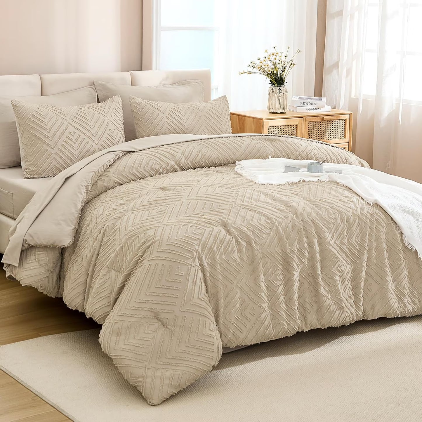 Queen Comforter Set 7 Piece Dark Emerald Green - Bed in a Bag Queen Boho Lightweight Fluffy Tufted Bedding Sets with Comforter, Sheets, Pillowcases & Shams
