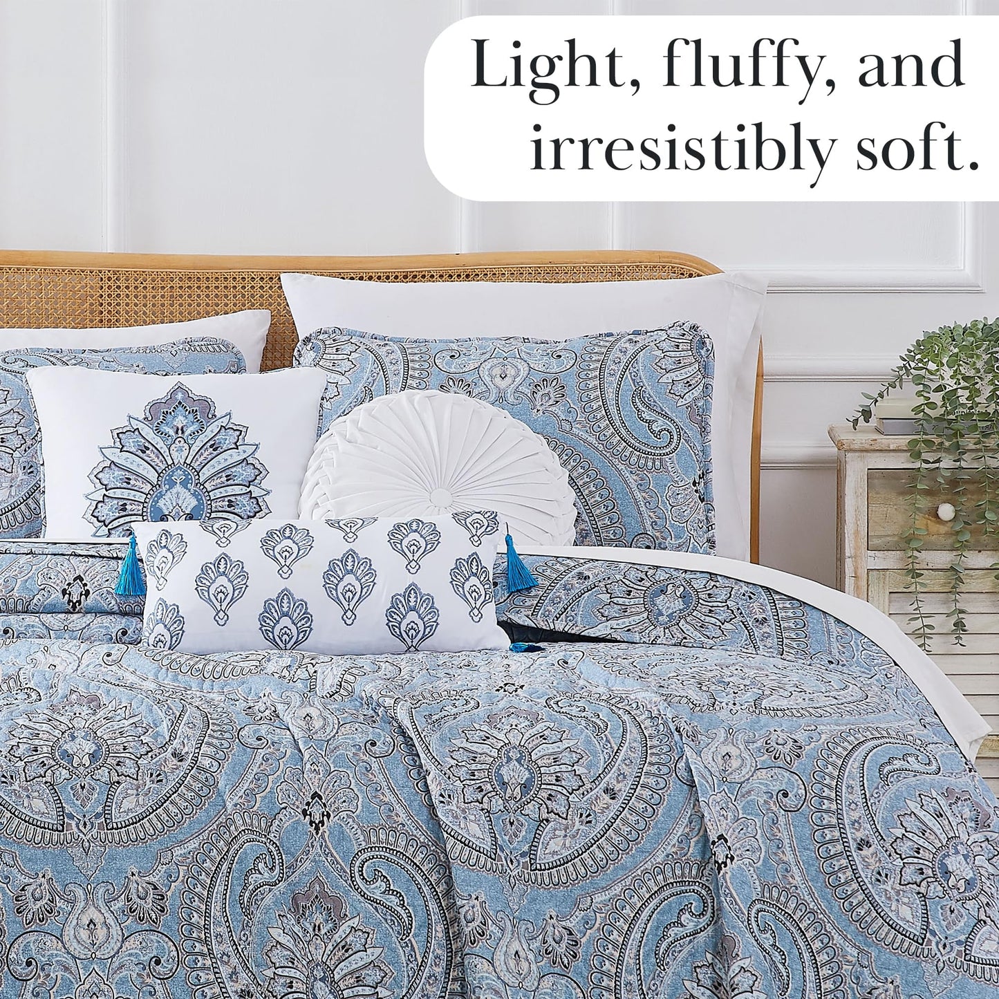 Southshore Fine LinensOversized 5-Piece Twin/Twin XL Quilt Bedding Set with two matching shams and three decorative throw pillows, oversized Paisley farmhouse bedspread Pure Melody Aqua