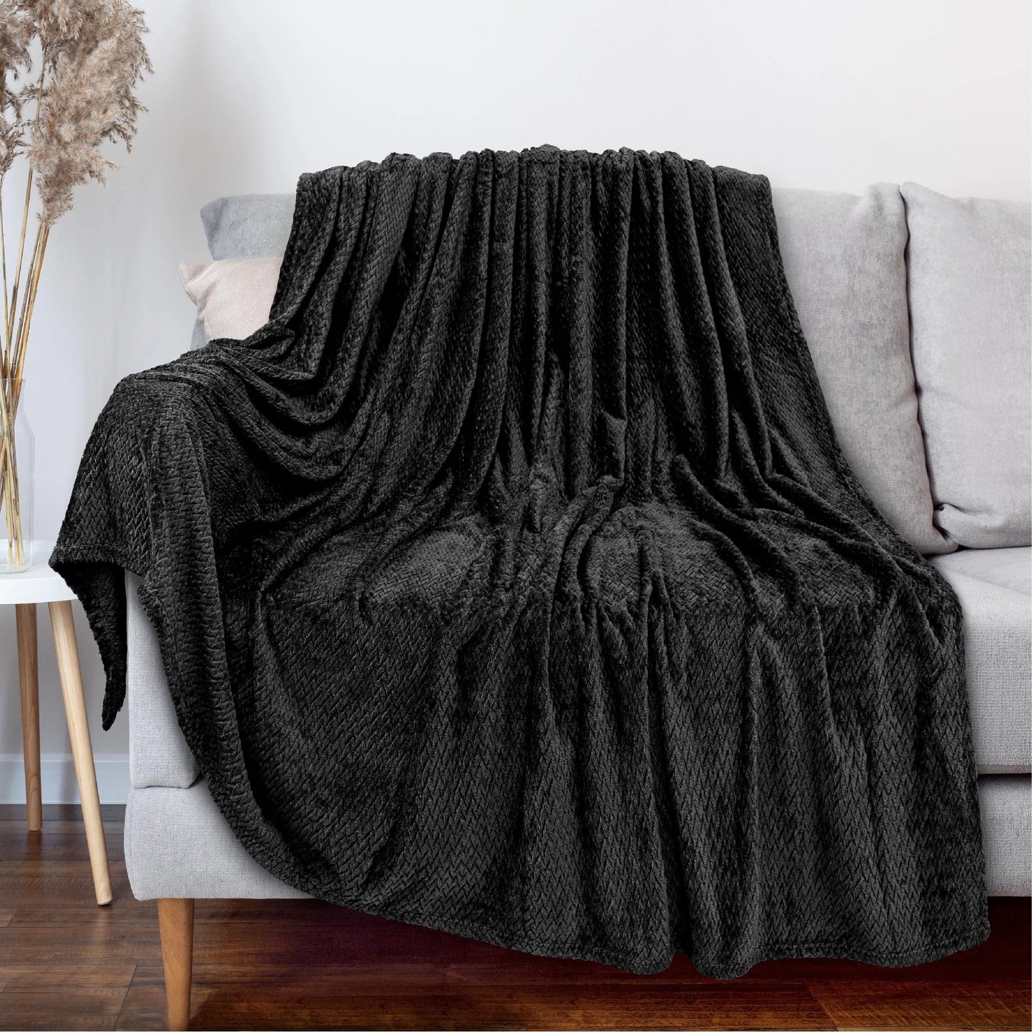 PAVILIA Soft Fleece Solid Black Throw Blanket for Couch, Lightweight Plush Warm Blankets for Bed, Fuzzy Cozy Flannel Blanket Throw for Sofa, Travel, Jacquard Pattern, Black, 50x60 inch
