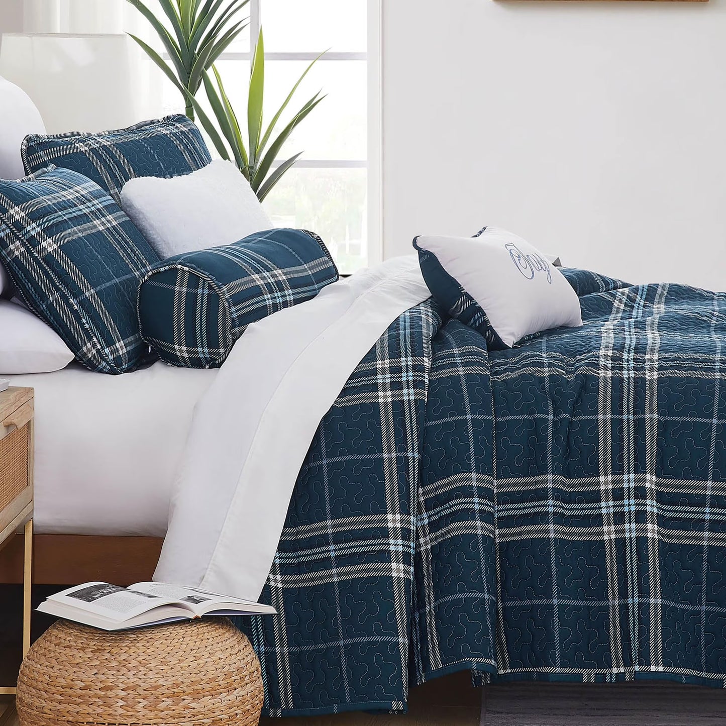 Southshore Fine LinensOversized 5-Piece Twin/Twin XL Quilt Bedding Set with two matching shams and three decorative throw pillows, oversized Paisley farmhouse bedspread Pure Melody Aqua