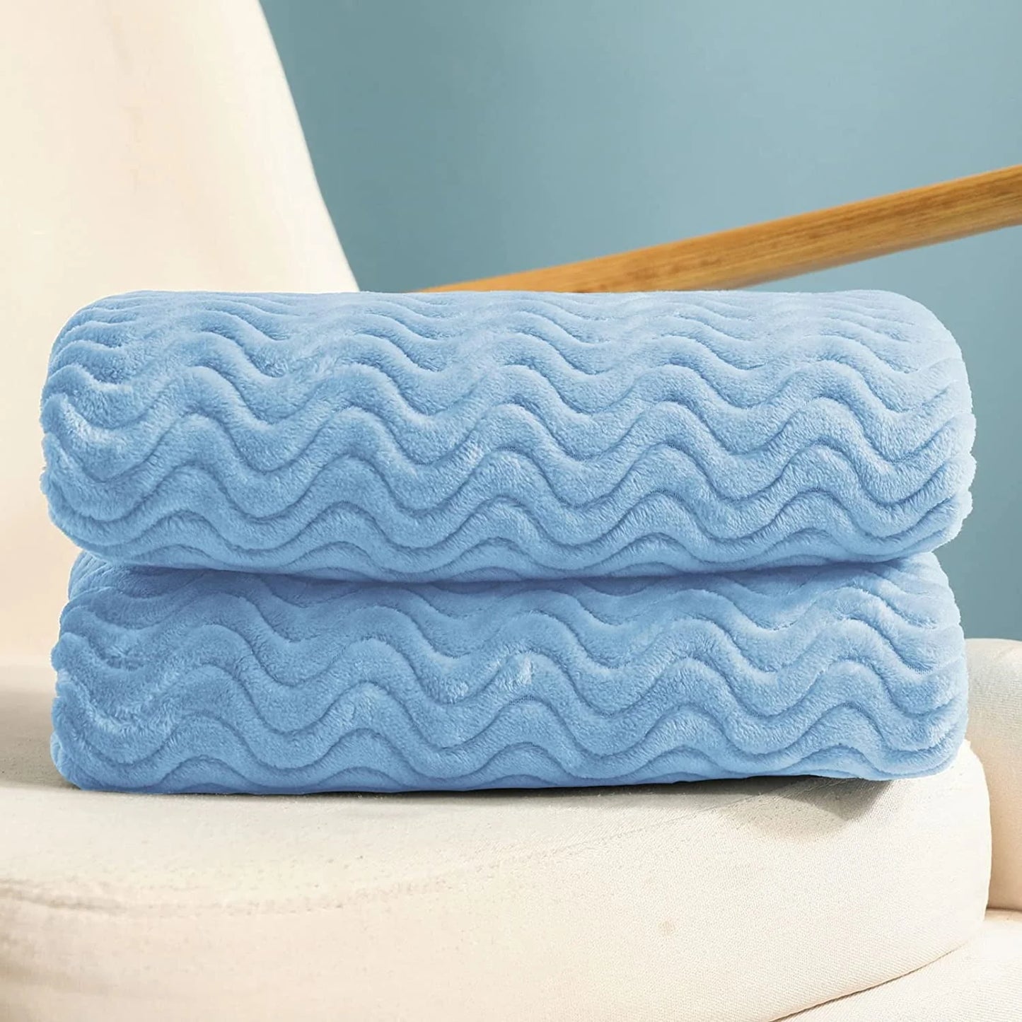 Exclusivo Mezcla Large Flannel Fleece Throw Blanket, 50x70 Inches Soft Jacquard Weave Wave Pattern Blanket for Couch, Cozy, Warm, Lightweight and Decorative Baby Blue Blanket