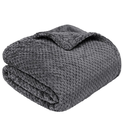 PAVILIA Waffle Fleece Throw Blanket for Couch Bed Dark Gray, Super Soft Fuzzy Cozy Blanket Sofa, Plush Warm Cute Decorative Home Decor Throw, Lightweight All Season, Charcoal Dark Grey, 50x60