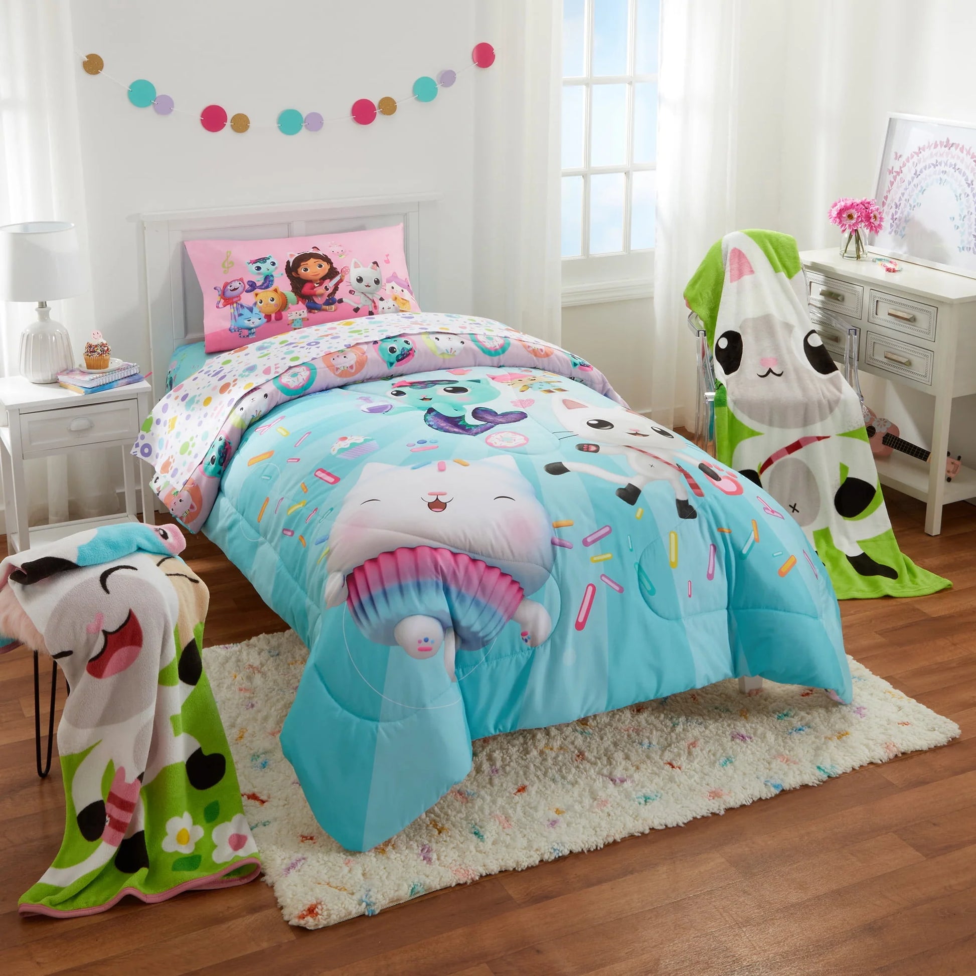 Gabby's Dollhouse Kids Fleece Throw Blanket, 46 x 60, Blue and Green, DreamWorks